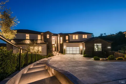 $2,499,000 | 3727 Lakebriar Place, Santa Rosa, CA 95403