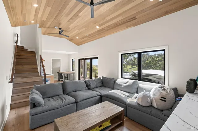 $2,985,000 | 3727 Lakebriar Place, Santa Rosa, CA 95403