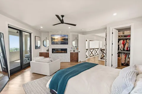 $2,499,000 | 3727 Lakebriar Place, Santa Rosa, CA 95403