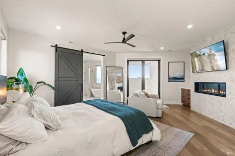 $2,499,000 | 3727 Lakebriar Place, Santa Rosa, CA 95403