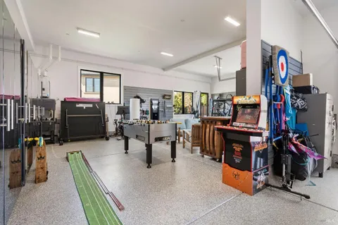 $2,499,000 | 3727 Lakebriar Place, Santa Rosa, CA 95403