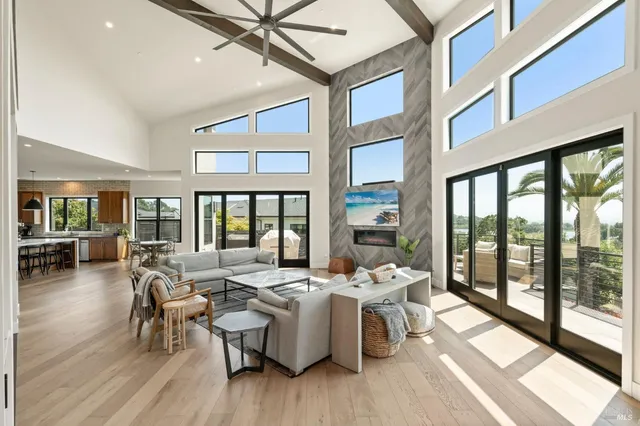 $2,985,000 | 3727 Lakebriar Place, Santa Rosa, CA 95403