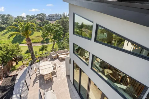 $2,499,000 | 3727 Lakebriar Place, Santa Rosa, CA 95403