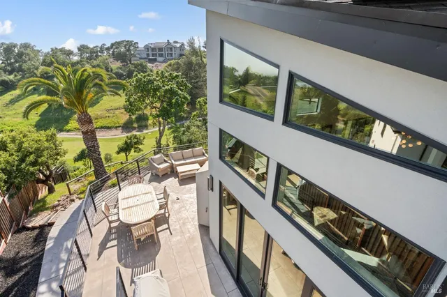 $2,985,000 | 3727 Lakebriar Place, Santa Rosa, CA 95403