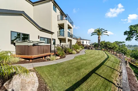 $2,499,000 | 3727 Lakebriar Place, Santa Rosa, CA 95403