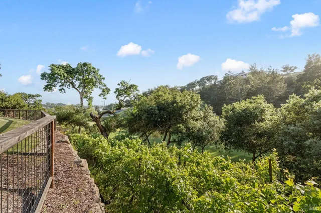 $2,985,000 | 3727 Lakebriar Place, Santa Rosa, CA 95403