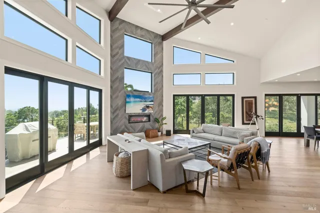 $2,499,000 | 3727 Lakebriar Place, Santa Rosa, CA 95403