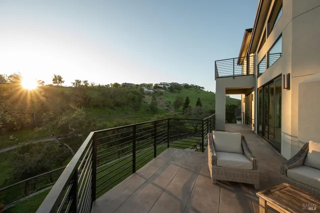 $2,499,000 | 3727 Lakebriar Place, Santa Rosa, CA 95403