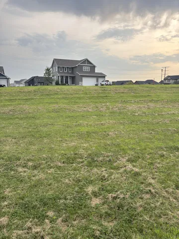 $119,900 | 1961 Lexington Lane, North Mankato, MN 56003