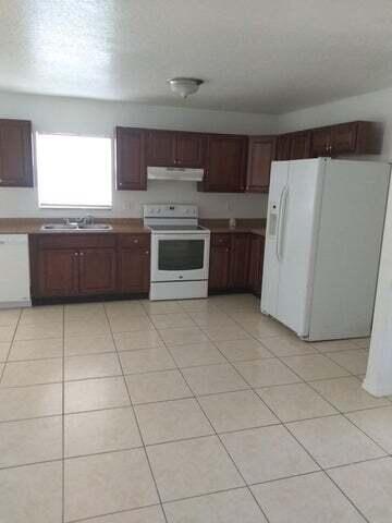 1201 West 32nd Street Riviera Beach, FL 33404 - Photo 4 of 9 kitchen