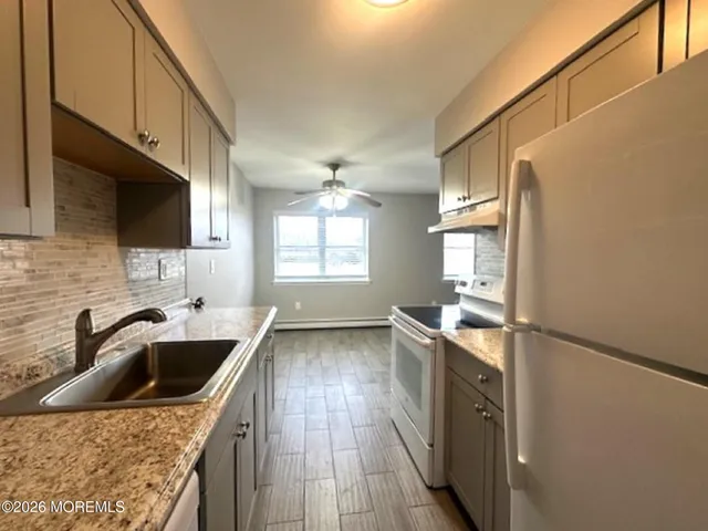 $2,000 | 61 Stonehurst Boulevard, Unit F, Freehold, NJ 07728