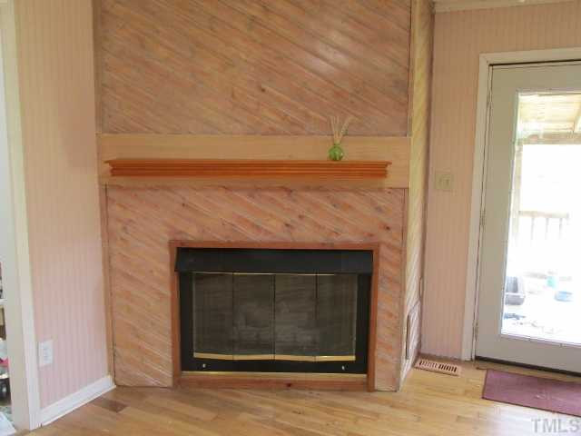 1923 Shaw Road Durham, NC 27704 - Photo 6 of 17 Den/Family/Great Room