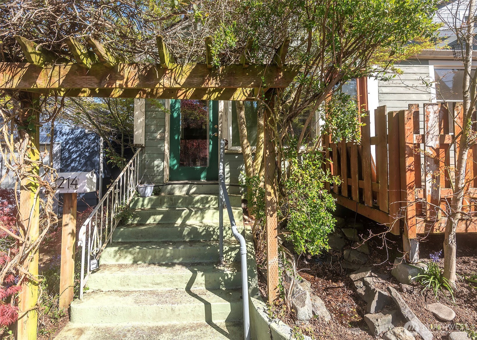 2214 North 60th Street Seattle, WA 98103 - Photo 17 of 20