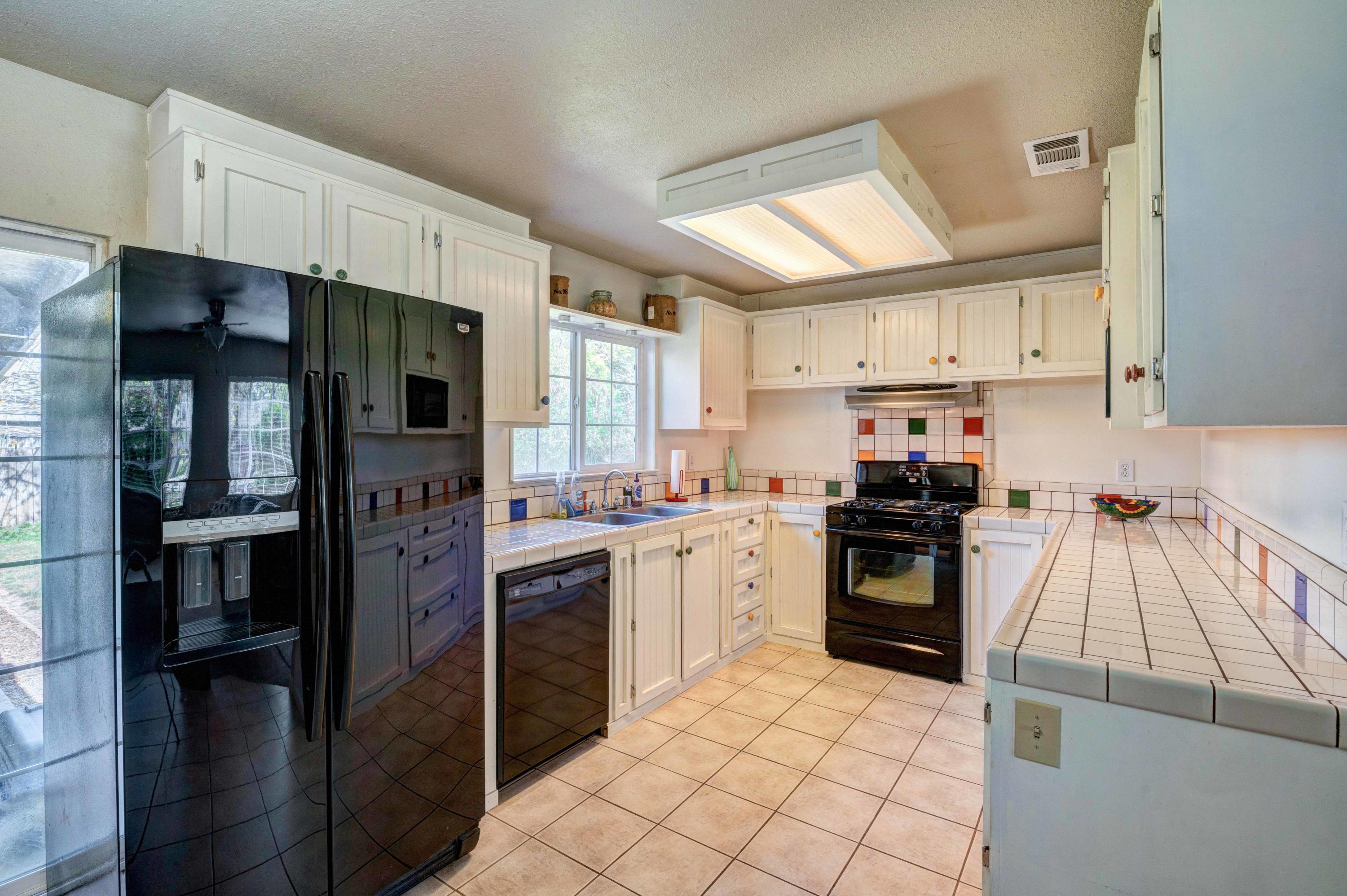 3491 Bardick Road Anderson, CA 96007 - Photo 6 of 19 Kitchen