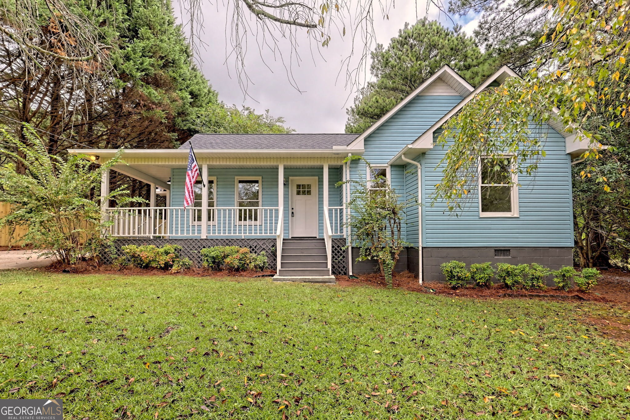 383 Sunset Road Eastanollee, GA 30538 - Photo 1 of 1 front view of a house with a yard