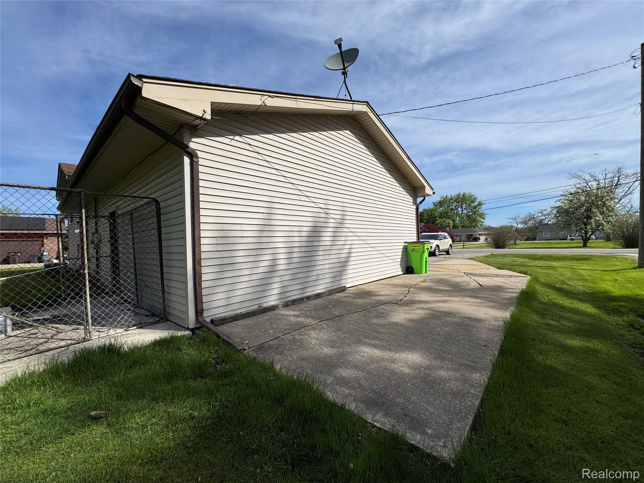 32520 Sutton Road New Baltimore, MI 48047 - Photo 22 of 24 IMG_3174.jpeg