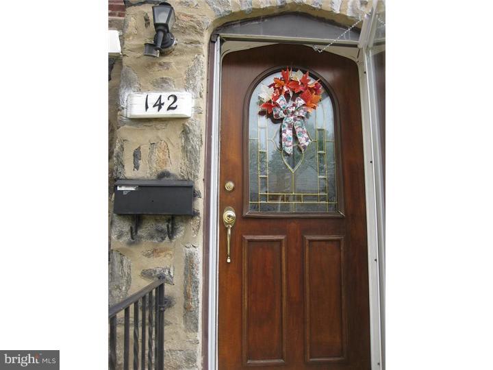 142 Green Valley Road Upper Darby, PA 19082 - Photo 3 of 16 Gallery Image 3