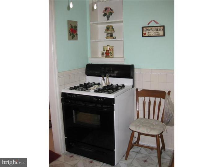 142 Green Valley Road Upper Darby, PA 19082 - Photo 8 of 16 Kitchen