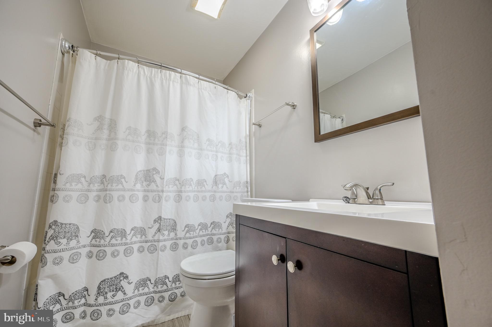 3391 Benbow Court Woodbridge, VA 22193 - Photo 18 of 34 Upper Full Bath
