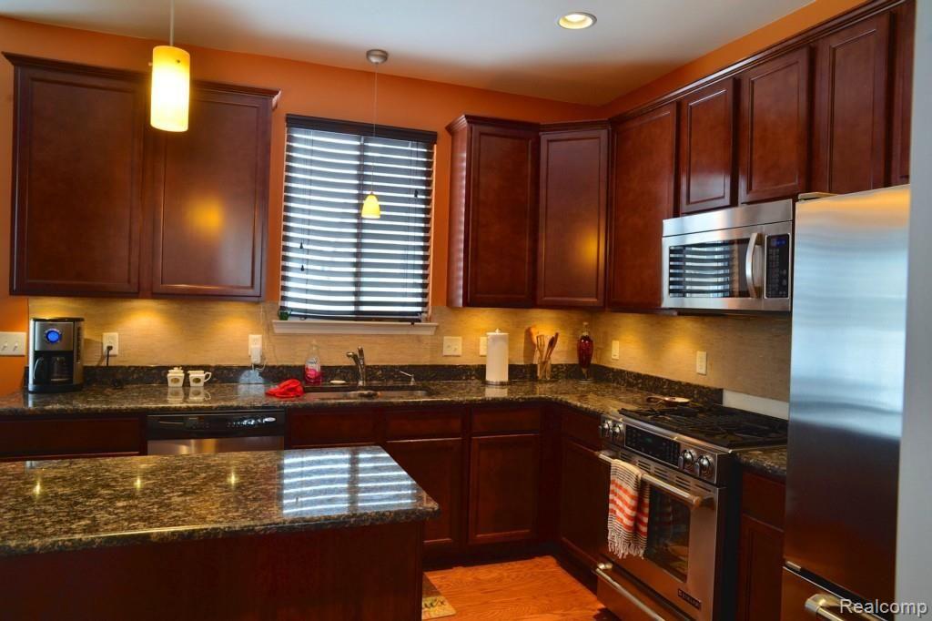 51123 Brompton Novi, MI 48374 - Photo 12 of 17