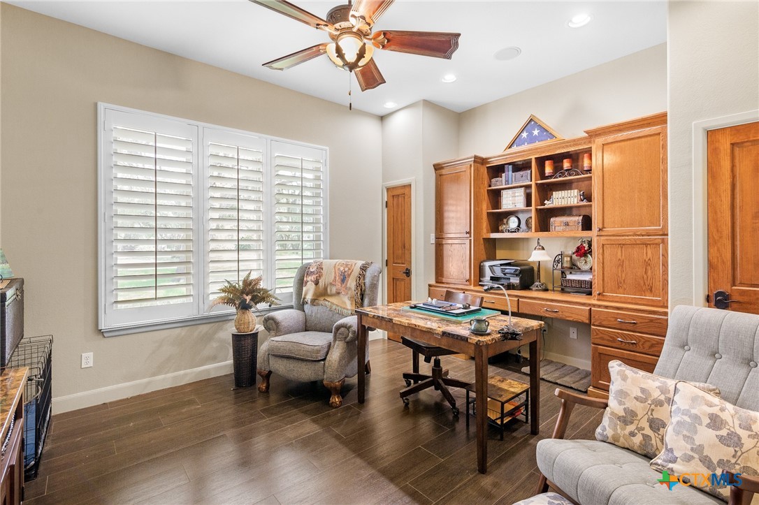 166 Post Oak Bend Inez, TX 77968 - Photo 14 of 48 a living room with furniture and a window