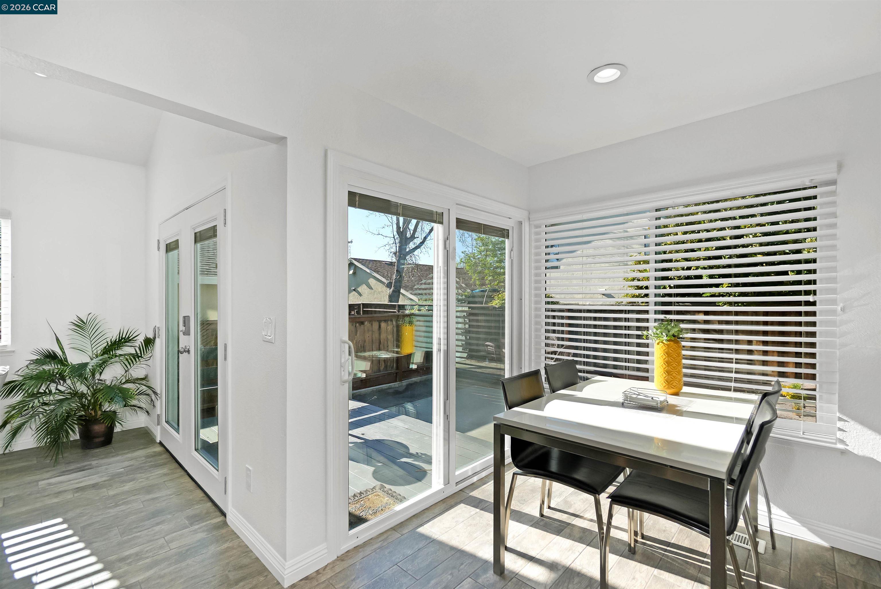 162 Woodfield Hercules, CA 94547 - Photo 19 of 59 a view of a livingroom with furniture