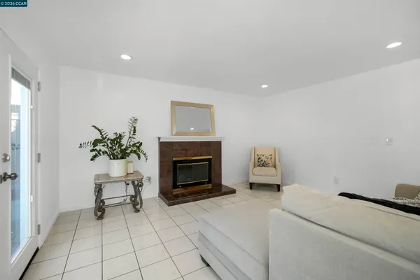 $899,000 | 162 Woodfield, Hercules, CA 94547