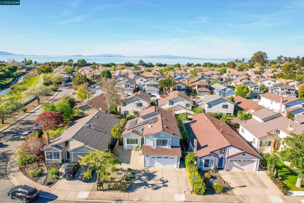 $899,000 | 162 Woodfield, Hercules, CA 94547