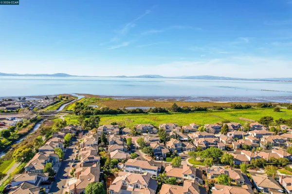 $899,000 | 162 Woodfield, Hercules, CA 94547