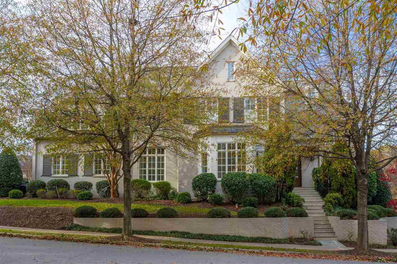 503 Guilford Circle Raleigh, NC 27608 - Photo 2 of 28 Excellent view of this gorgeous corner lot! Facade/Exterior Front
