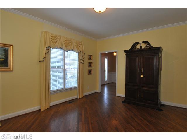 3284 Grandview Club Road Pfafftown, NC 27040 - Photo 3 of 16 Living Room.