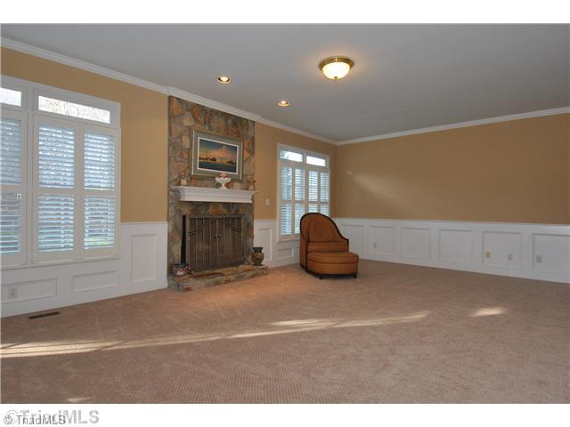 3284 Grandview Club Road Pfafftown, NC 27040 - Photo 5 of 16 Den/Family/Great Room.