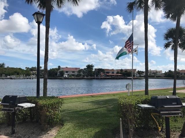 859 Jeffery Street, Unit 202 Boca Raton, FL 33487 - Photo 19 of 37 Pic - Picnic Area1