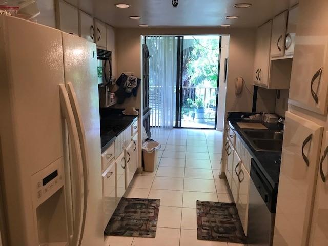 859 Jeffery Street, Unit 202 Boca Raton, FL 33487 - Photo 26 of 37 Pic - Kitchen2