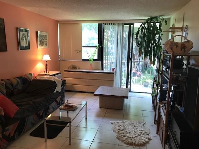 859 Jeffery Street, Unit 202 Boca Raton, FL 33487 - Photo 30 of 37 Pic - Bedroom 1