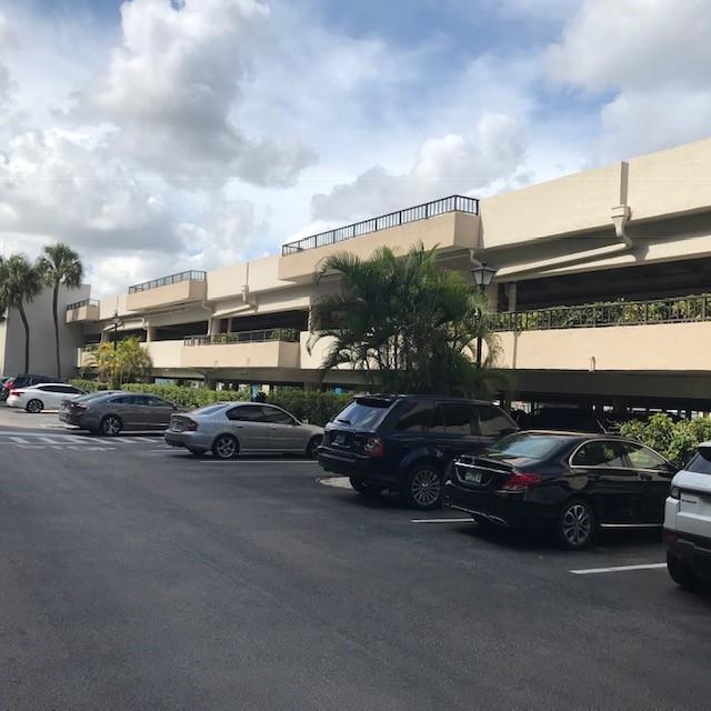 859 Jeffery Street, Unit 202 Boca Raton, FL 33487 - Photo 35 of 37 Pic - Parking Garage