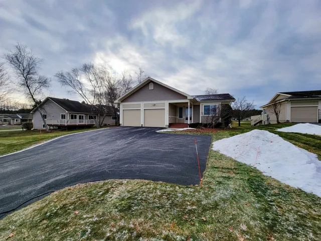 $525,000 | 210 Meadowrun Road, Williston, VT 05495