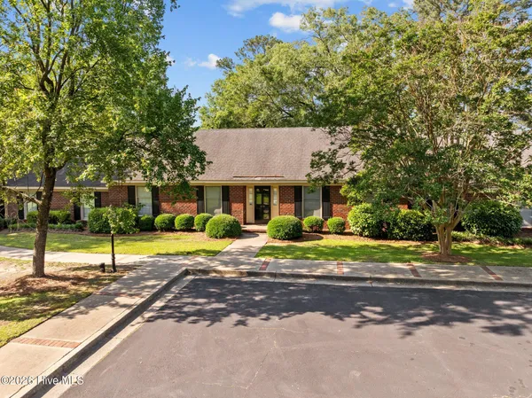 $229,900 | 809 Greenbriar Road, Kinston, NC 28501