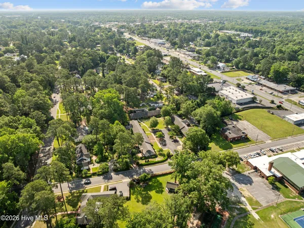 $229,900 | 809 Greenbriar Road, Kinston, NC 28501