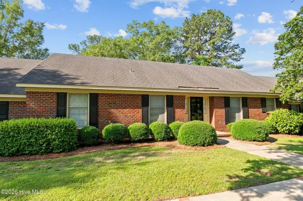 $229,900 | 809 Greenbriar Road, Kinston, NC 28501