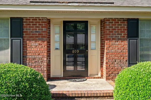 $229,900 | 809 Greenbriar Road, Kinston, NC 28501