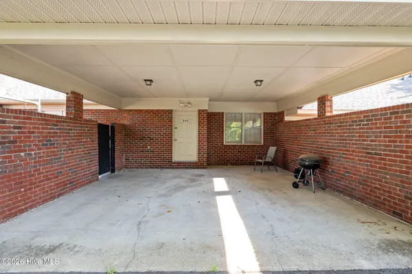 $229,900 | 809 Greenbriar Road, Kinston, NC 28501