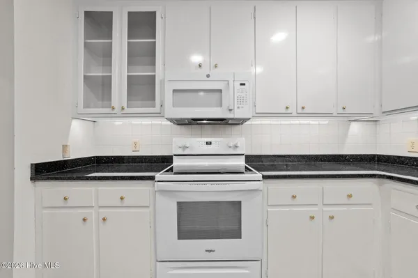 $229,900 | 809 Greenbriar Road, Kinston, NC 28501