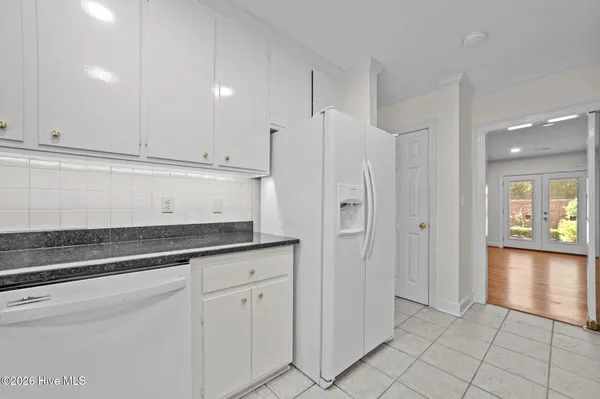 $229,900 | 809 Greenbriar Road, Kinston, NC 28501