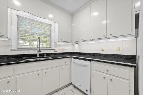 $229,900 | 809 Greenbriar Road, Kinston, NC 28501