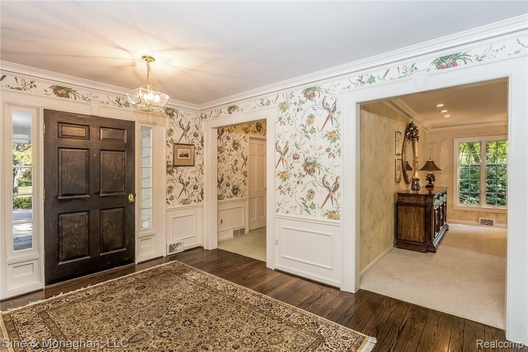 157 Kenwood Road Grosse Pointe, MI 48236 - Photo 6 of 84 006-Foyer-3257735-medium.jpg