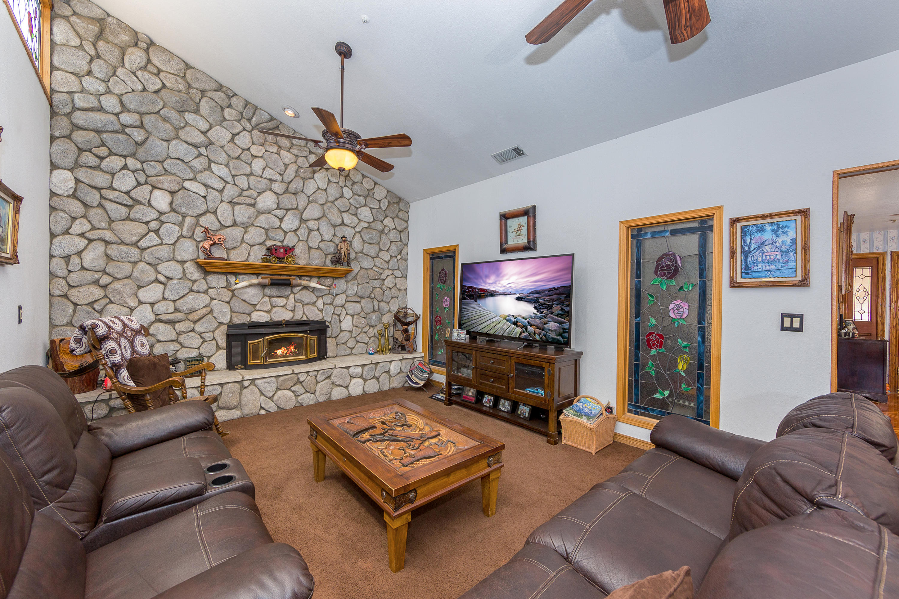 770 East Carson Mesa Road Palmdale, CA 93550 - Photo 2 of 33 003_Living Room