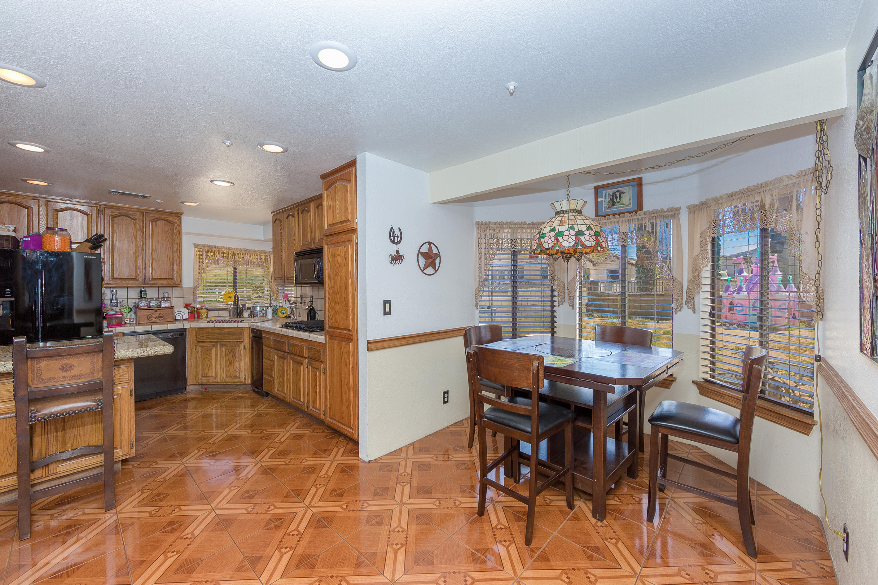 770 East Carson Mesa Road Palmdale, CA 93550 - Photo 4 of 33 005_Breakfast Area