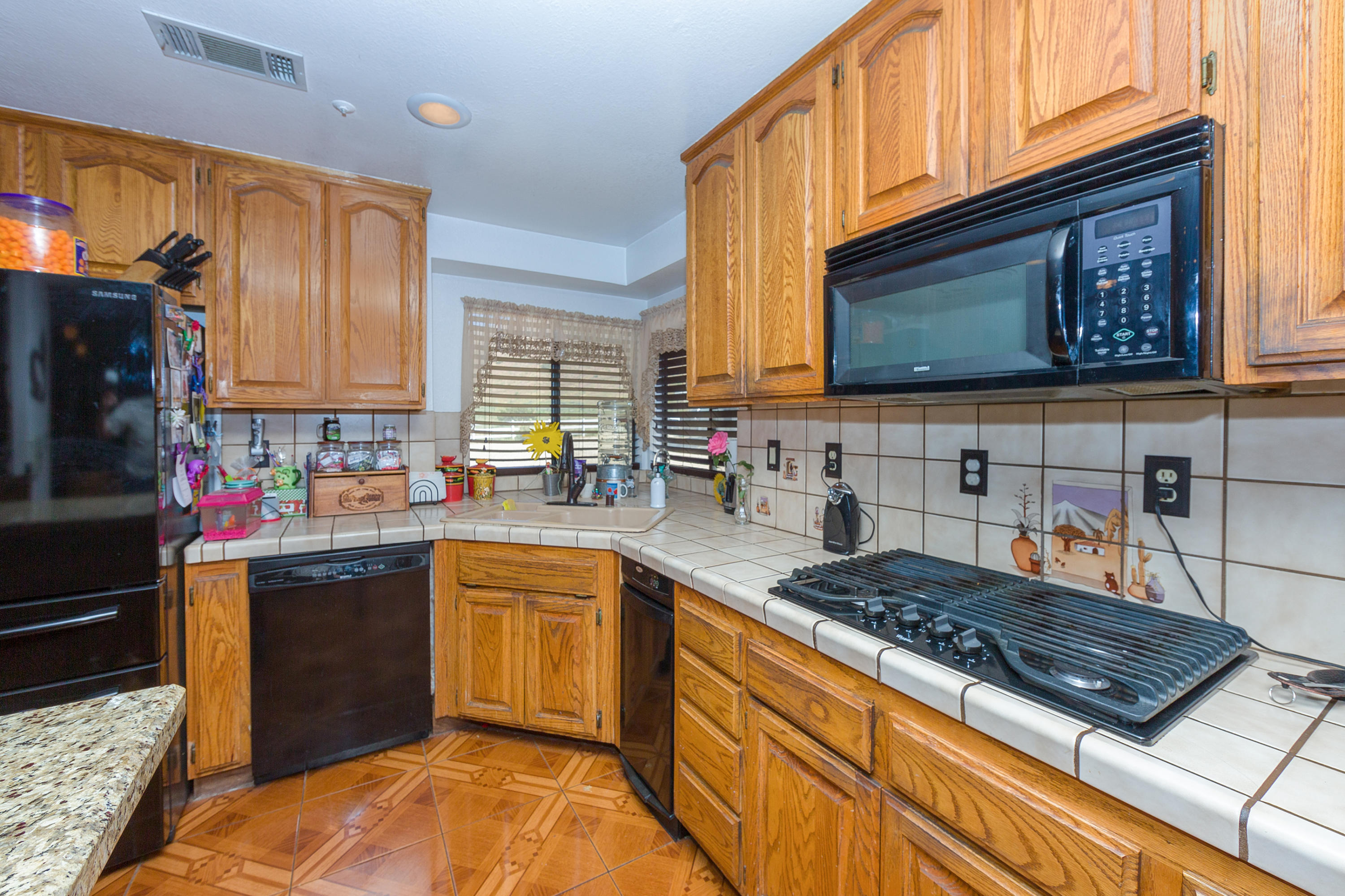 770 East Carson Mesa Road Palmdale, CA 93550 - Photo 5 of 33 006_Kitchen