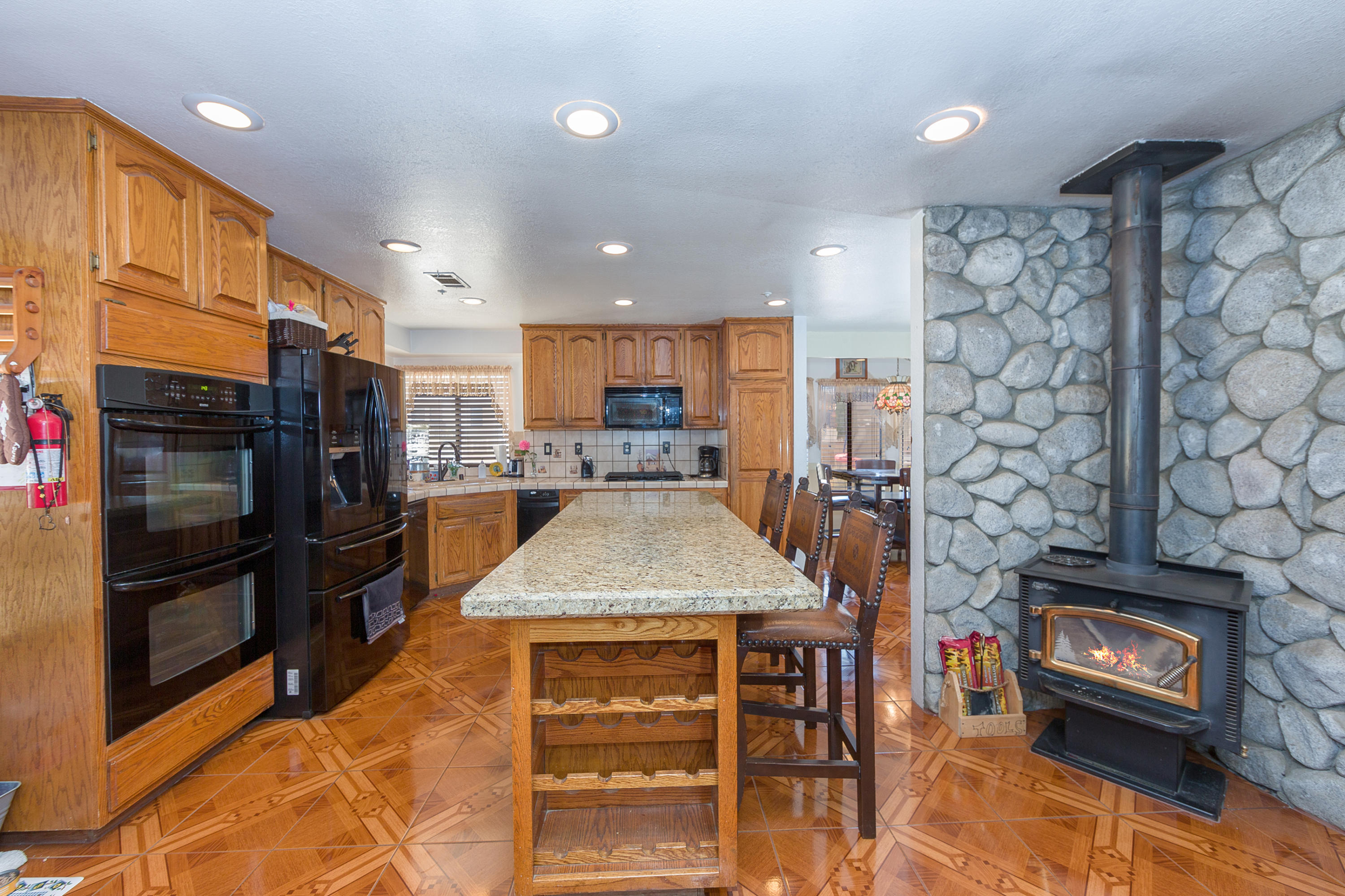 770 East Carson Mesa Road Palmdale, CA 93550 - Photo 6 of 33 007_Kitchen
